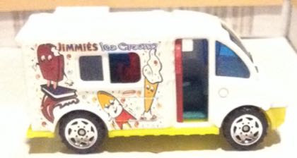 Ice Cream Truck Blanco Y Amarillo - Machtbox toy car collectible - Main Image 2