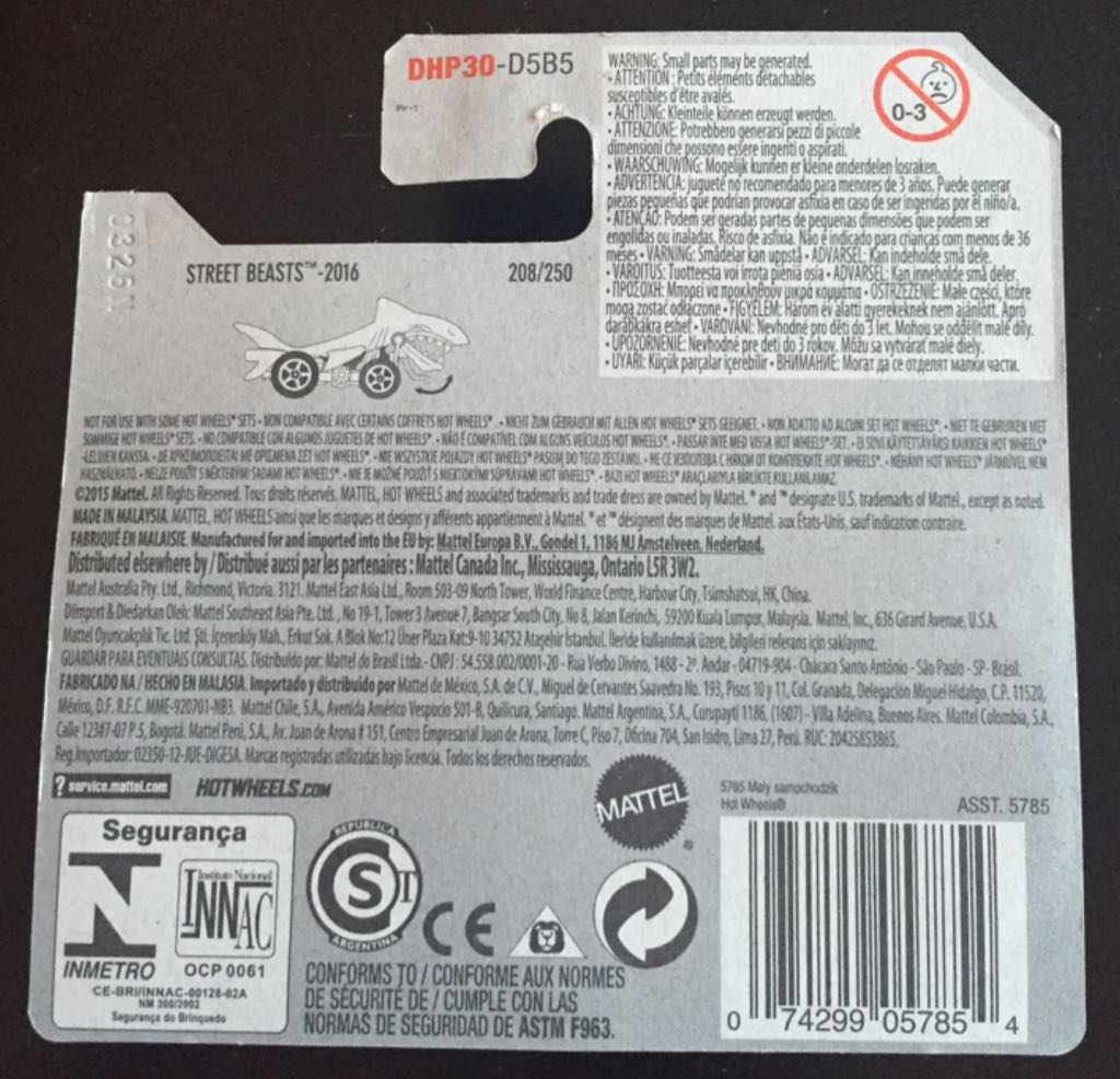 Shark Bite - ’16 Street Beasts toy car collectible - Main Image 2