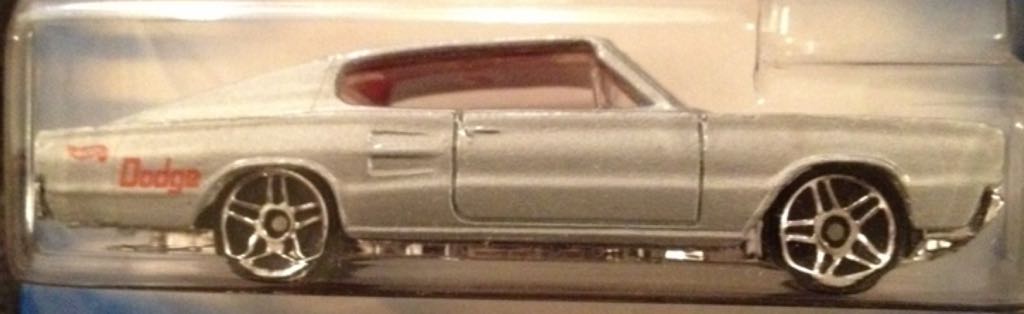 Dodge Charger 2000 First Editions ‘67 - 2000 First Editions toy car collectible - Main Image 2