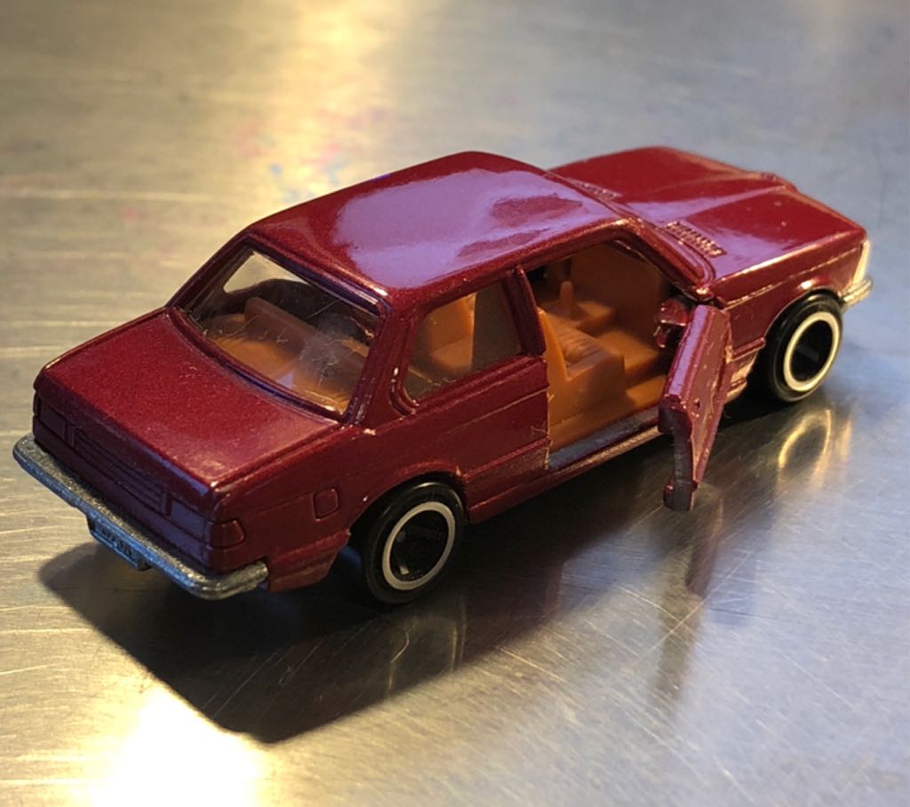 BMW 320i - Siku toy car collectible - Main Image 2