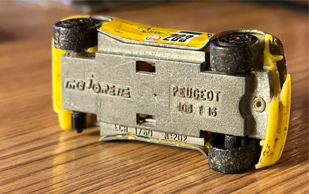 Peugeot 405 T 16 - 200-series toy car collectible - Main Image 3