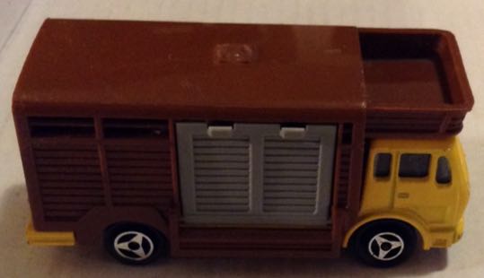 Camion Mercedes Amarillo Y Cafe - Majorette toy car collectible - Main Image 2