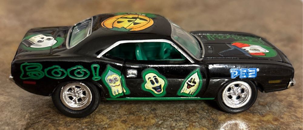 Cuda PEZ - Pez - 50 Years toy car collectible - Main Image 3