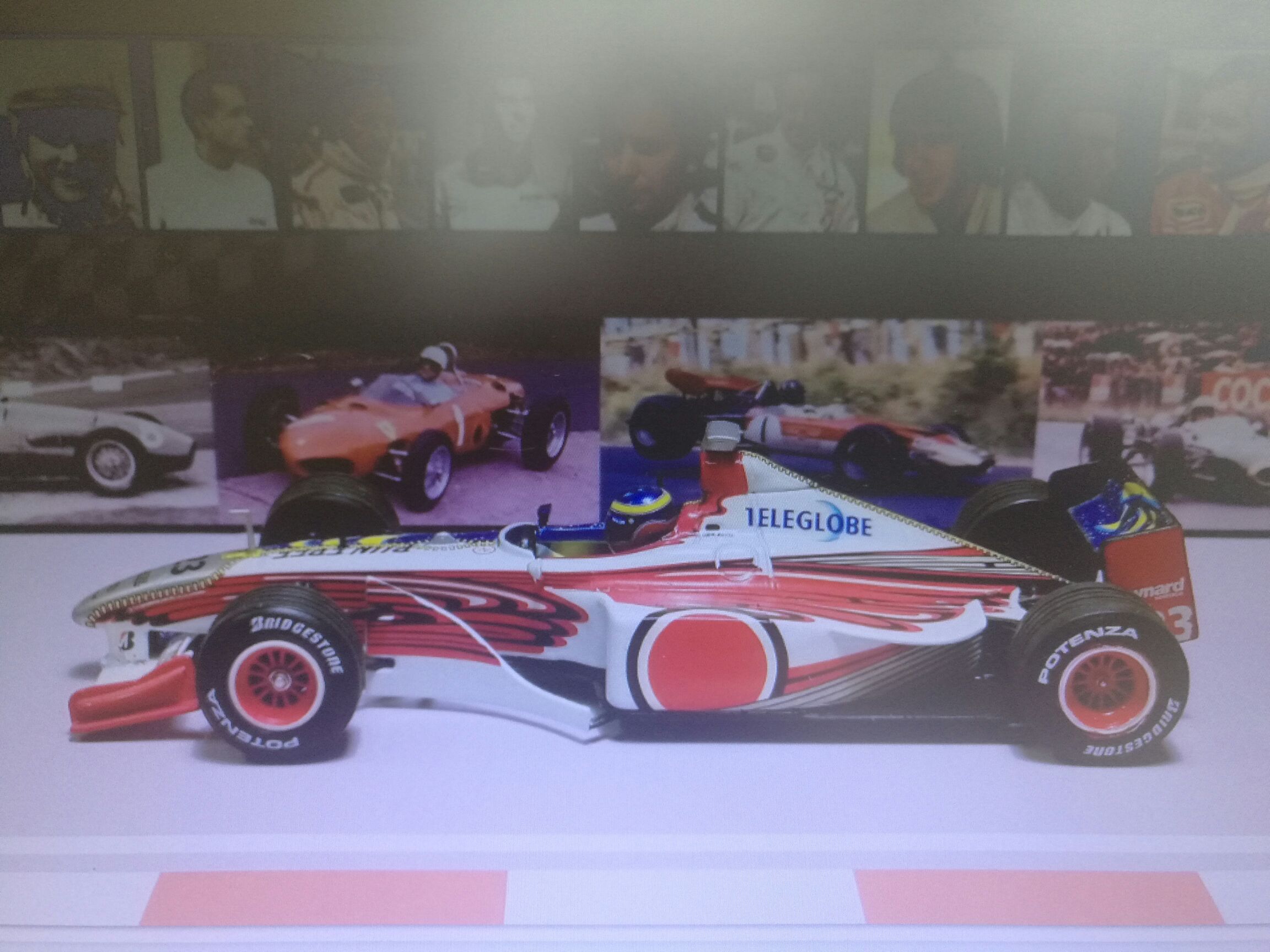 Bar-01 - Formula 1 toy car collectible - Main Image 1