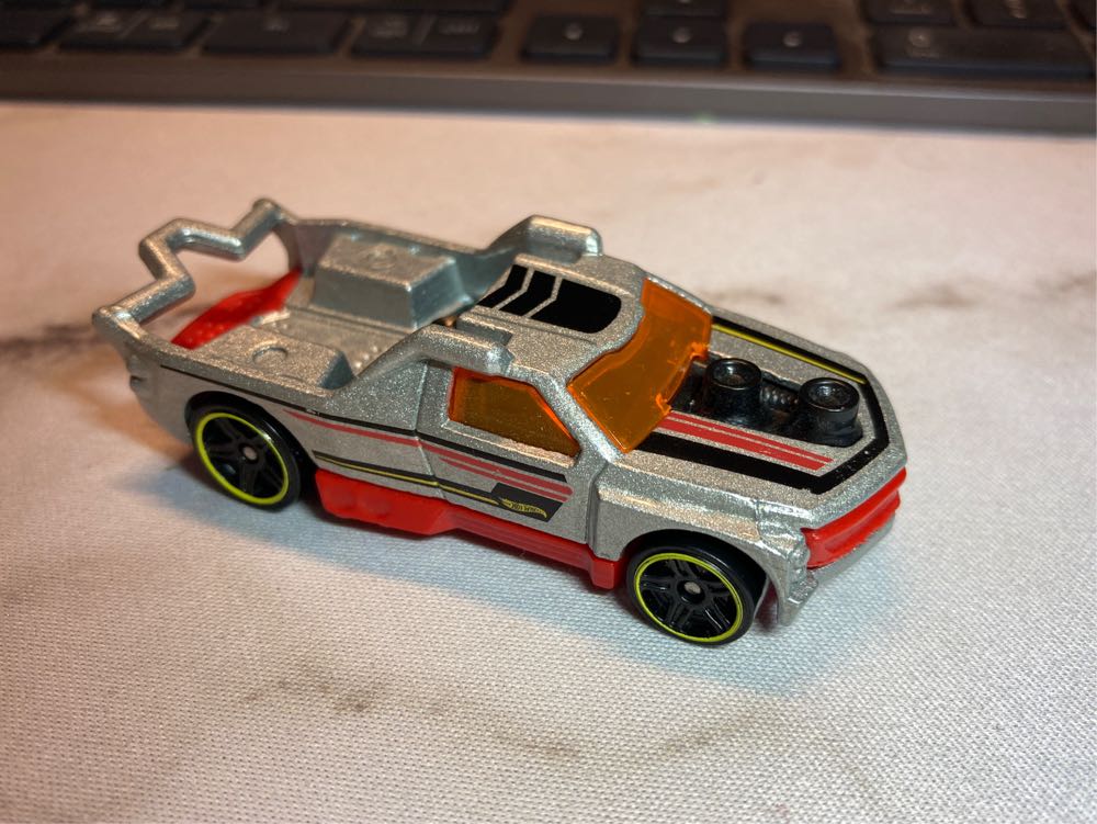 Fig Rig - HW Ride -Ons toy car collectible - Main Image 3