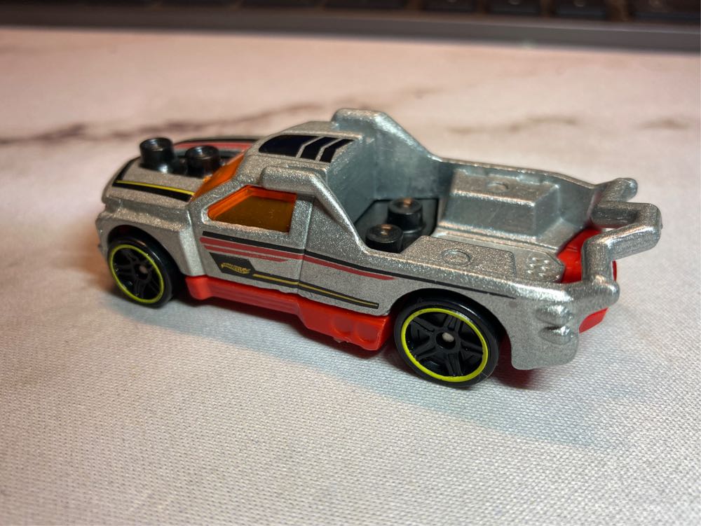 Fig Rig - HW Ride -Ons toy car collectible - Main Image 4