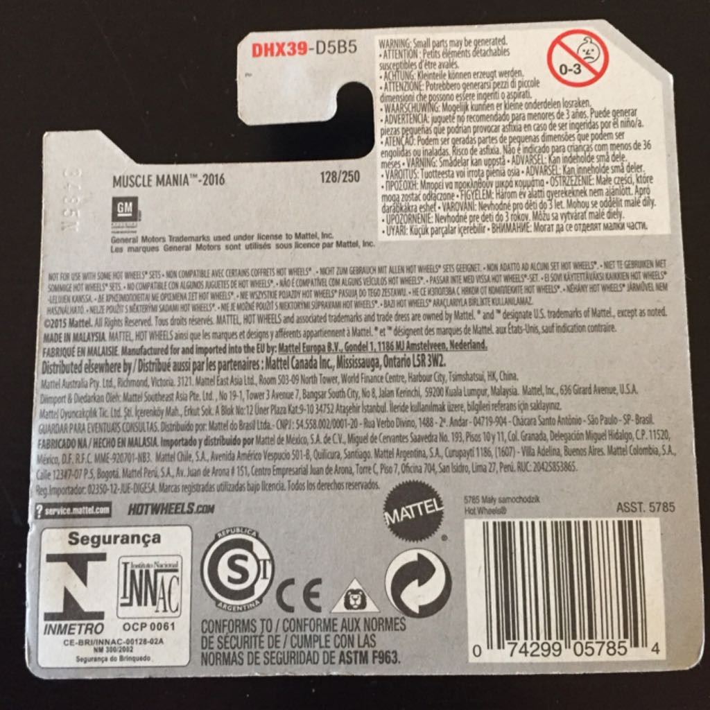 Chevy II - 1963 - 2016 HW Muscle Mania toy car collectible - Main Image 2