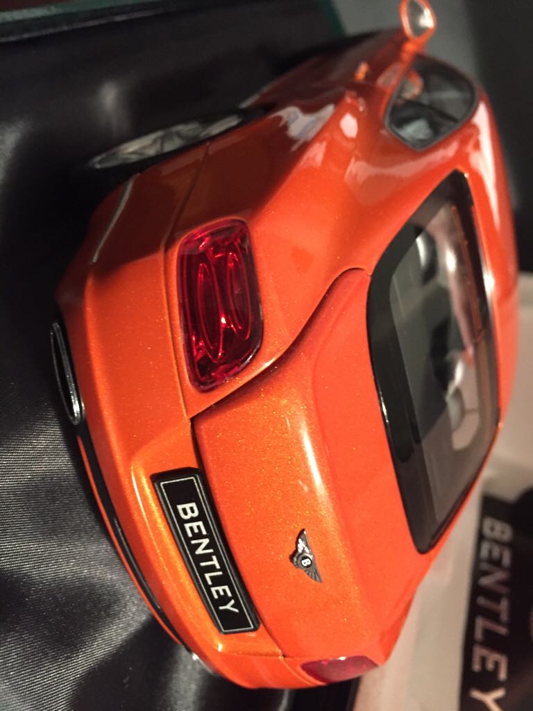 Bentley Continental GT - Kyosho 1/64 Series toy car collectible - Main Image 2
