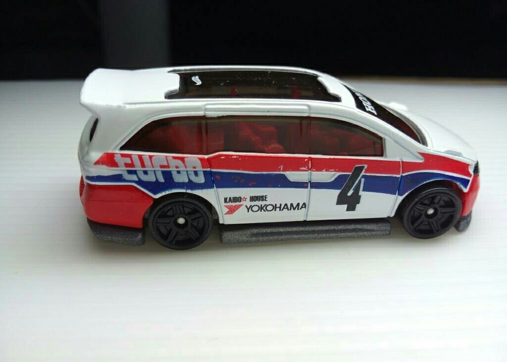 2014 Honda Odyssey - HW Showroom toy car collectible - Main Image 2