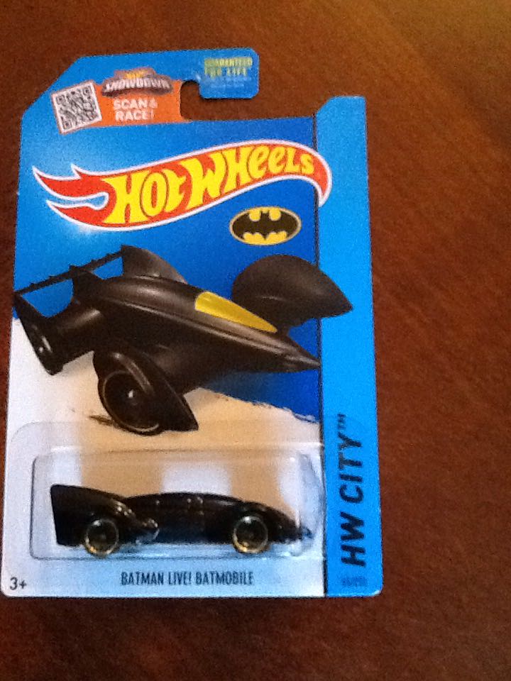 Batman Live Batmobile Hw City  toy car collectible - Main Image 1