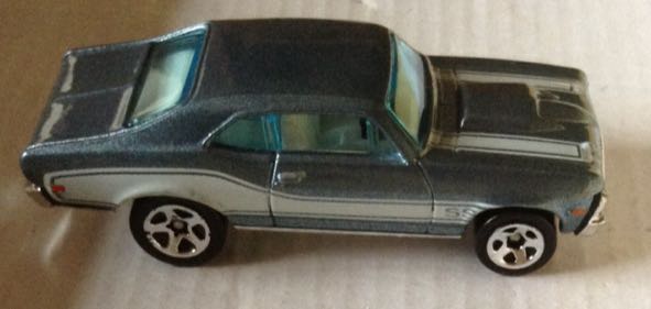 Chevy Nova Azul - Hot Wheels toy car collectible - Main Image 2