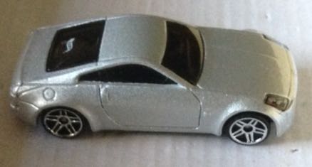 Nissan Z Gris  - Hot Wheels toy car collectible - Main Image 2