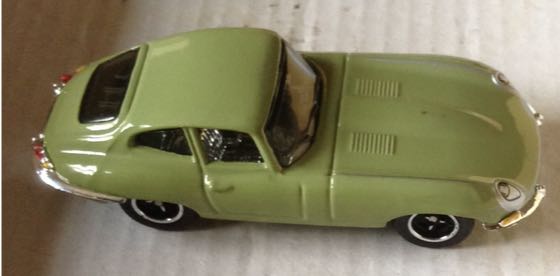 Jaguar E Type Coupe Verde - Machtbox toy car collectible - Main Image 2