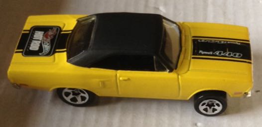 Road Runner Amarillo - Hot Wheels toy car collectible - Main Image 2