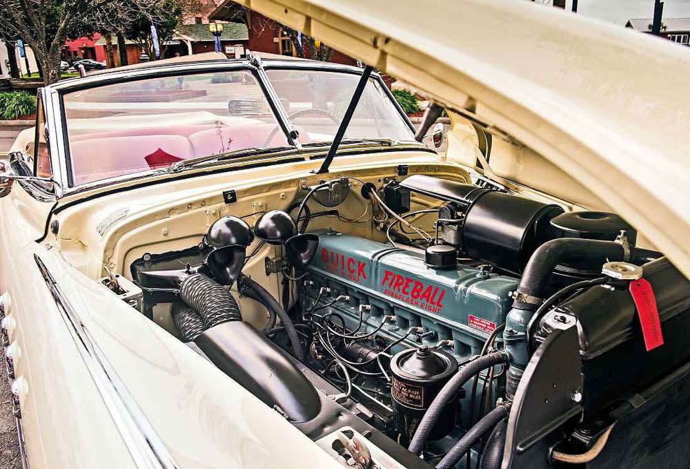 Buick Roadmaster - 5200 cc toy car collectible - Main Image 2