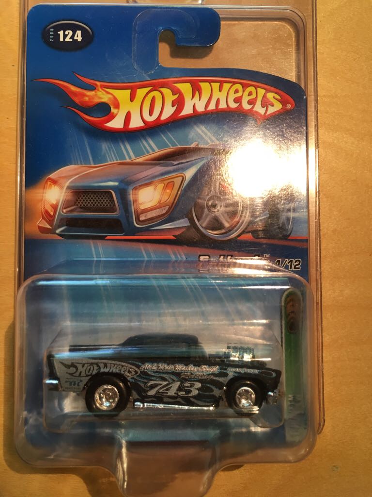 Super - 1957 Chevy - 2005 Treasure Hunt Series toy car collectible - Main Image 2
