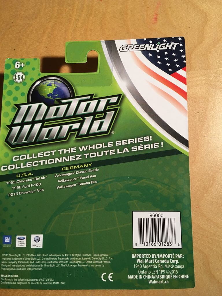 Greenlight Green Machine 2016 Chevrolet Volt - 2016 - Greenlight Motor World Series 14 toy car collectible - Main Image 2