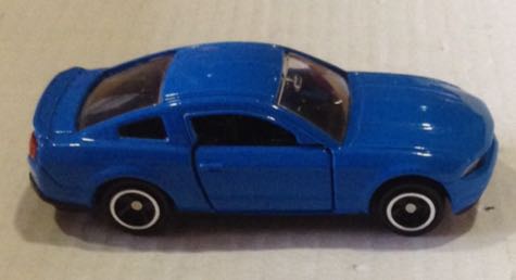 Ford Mustang GT V8 Azul - Tomica toy car collectible - Main Image 2