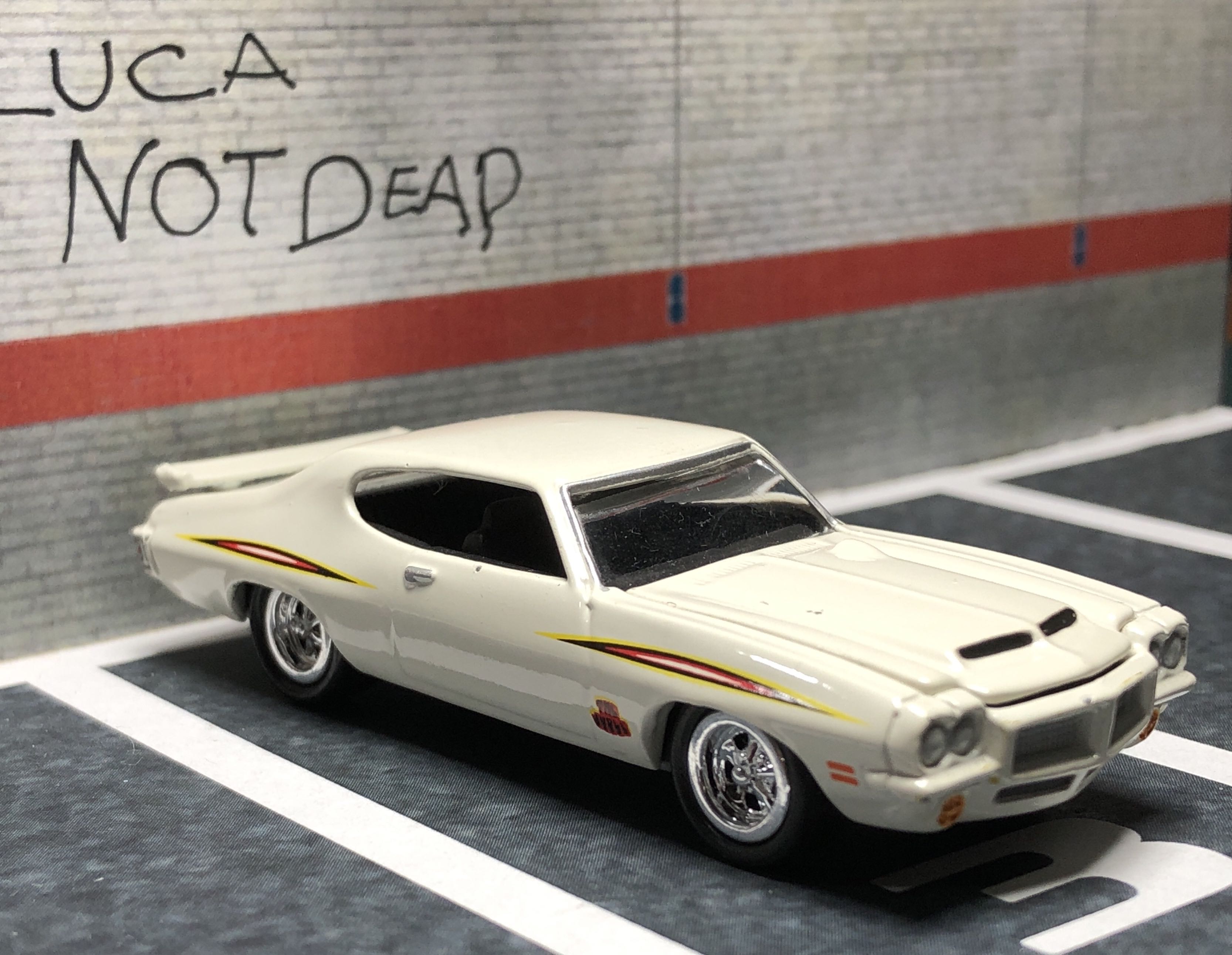 1971 Pontiac GTO Judge - Greenlight toy car collectible - Main Image 2