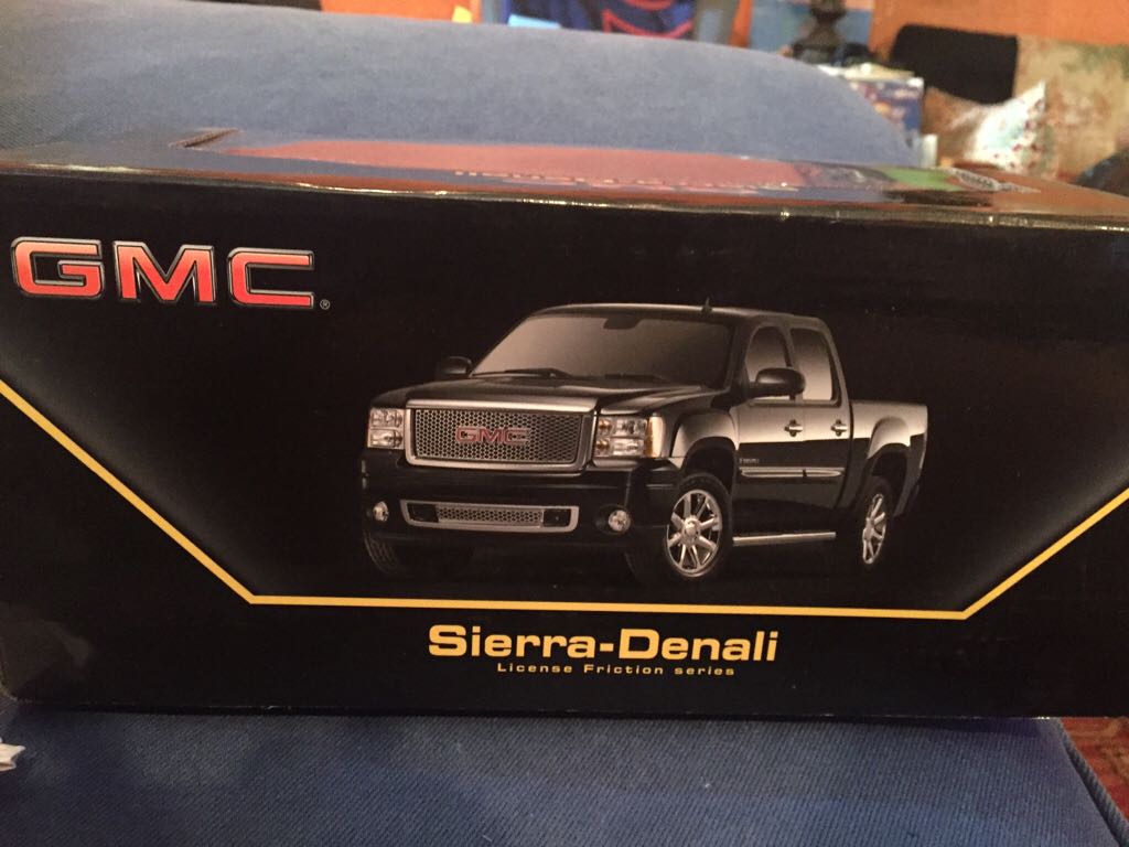 GMC Sierra-Denali License Friction Series  toy car collectible - Main Image 2