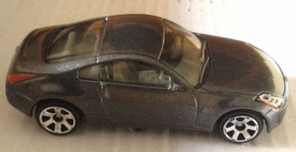 Nissan 350 Z Gris - Machtbox toy car collectible - Main Image 2