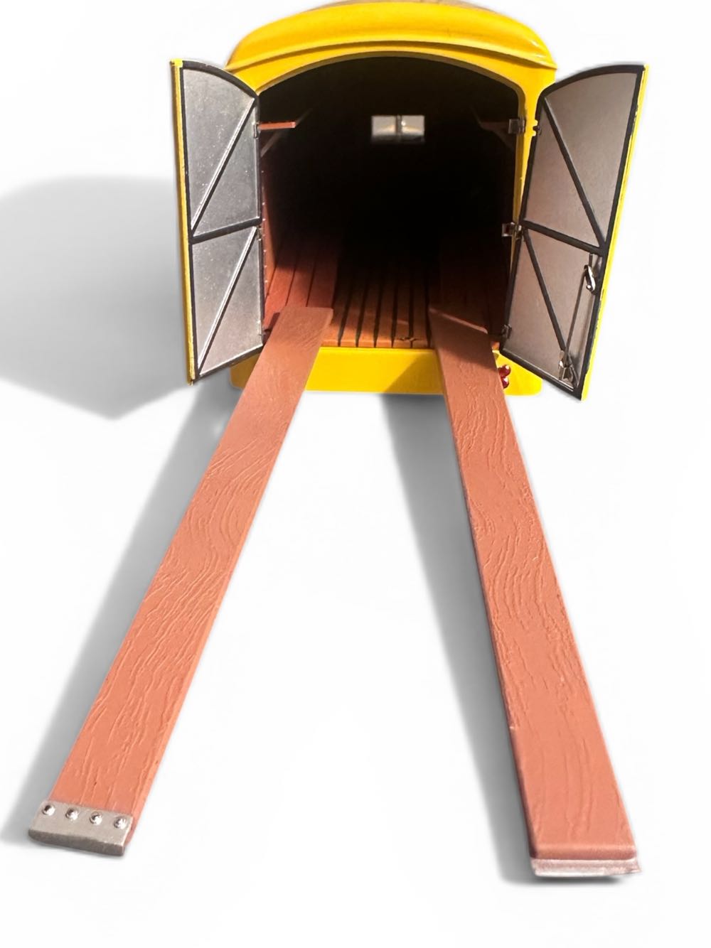 Alfa Romeo 500 Transporter - Alfa Romeo toy car collectible - Main Image 3