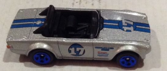 Triumph TR6 Gris - Hot Wheels toy car collectible - Main Image 2