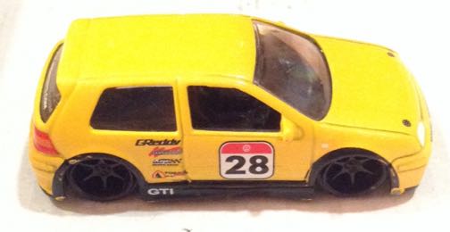 Volkswagen Golf GTI Amarillo - Jada Toys Inc toy car collectible - Main Image 2