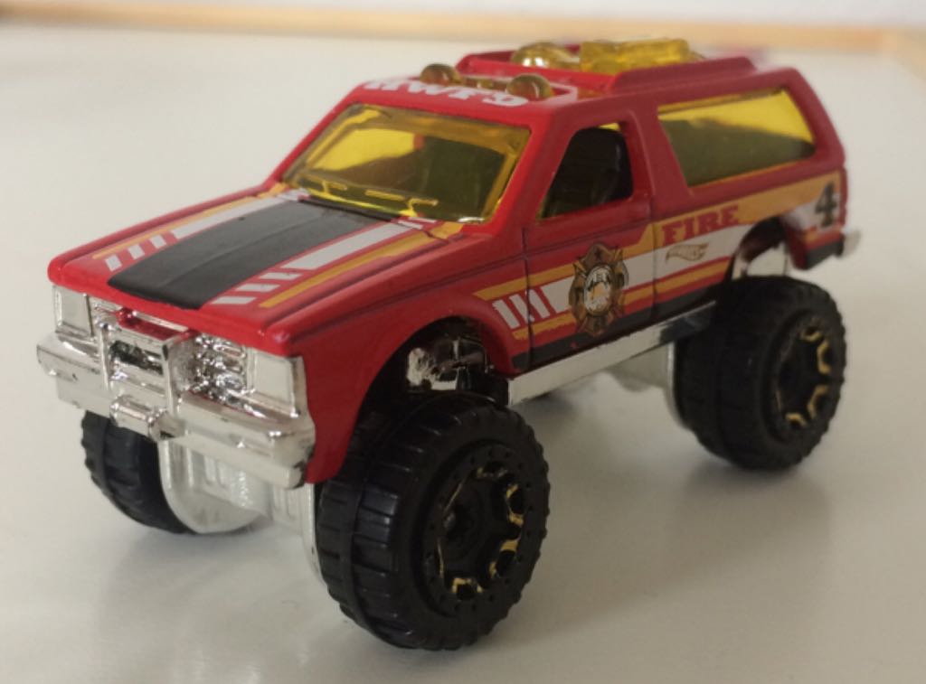 Chevy Blazer 4x4 ’83 - 2016 - HW Rescue toy car collectible - Main Image 2
