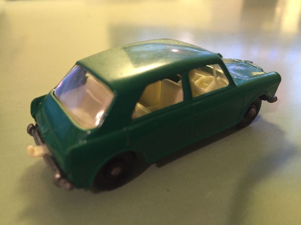 MG 1100 - 1-75 Regular Wheels toy car collectible - Main Image 2