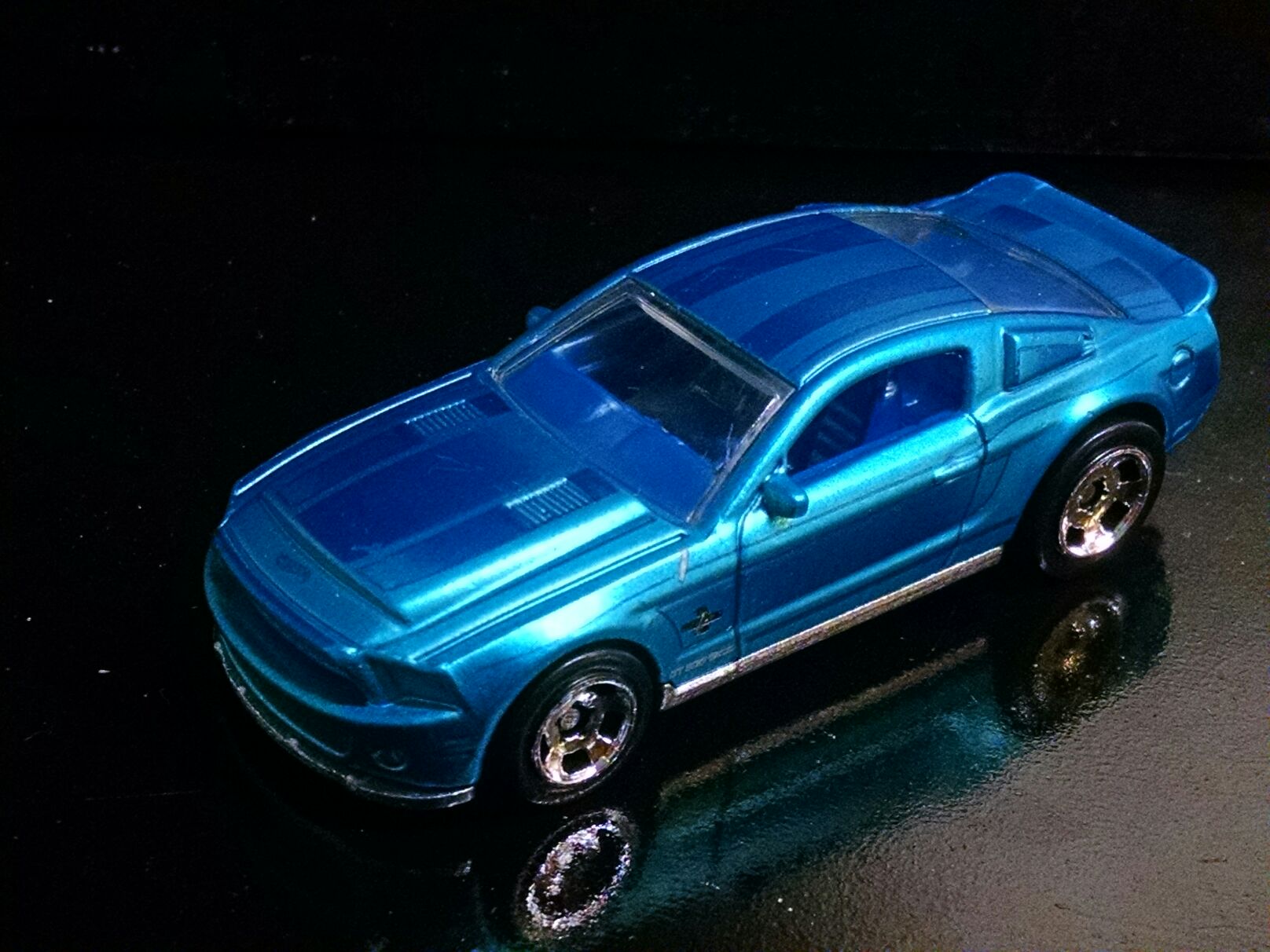 ’10 Ford Shelby GT-500 Super Snake - 2014 Hot Wheels Cool Classics toy car collectible - Main Image 1