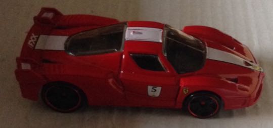 Ferrari FXX Rojo - Hot Wheels toy car collectible - Main Image 2