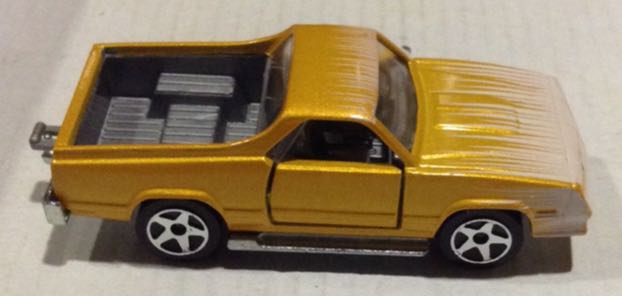 El Camino Amarillo - Majorette toy car collectible - Main Image 2