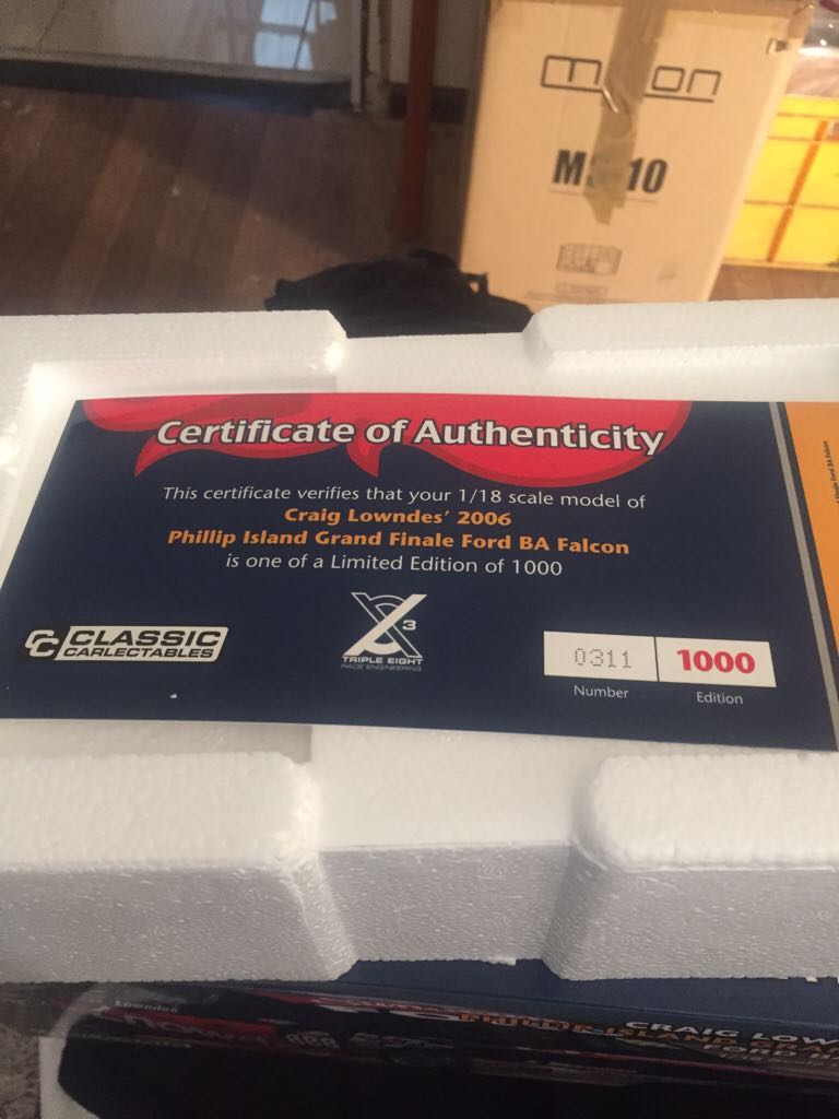 Classic Carletables - V8 Supercars toy car collectible - Main Image 2