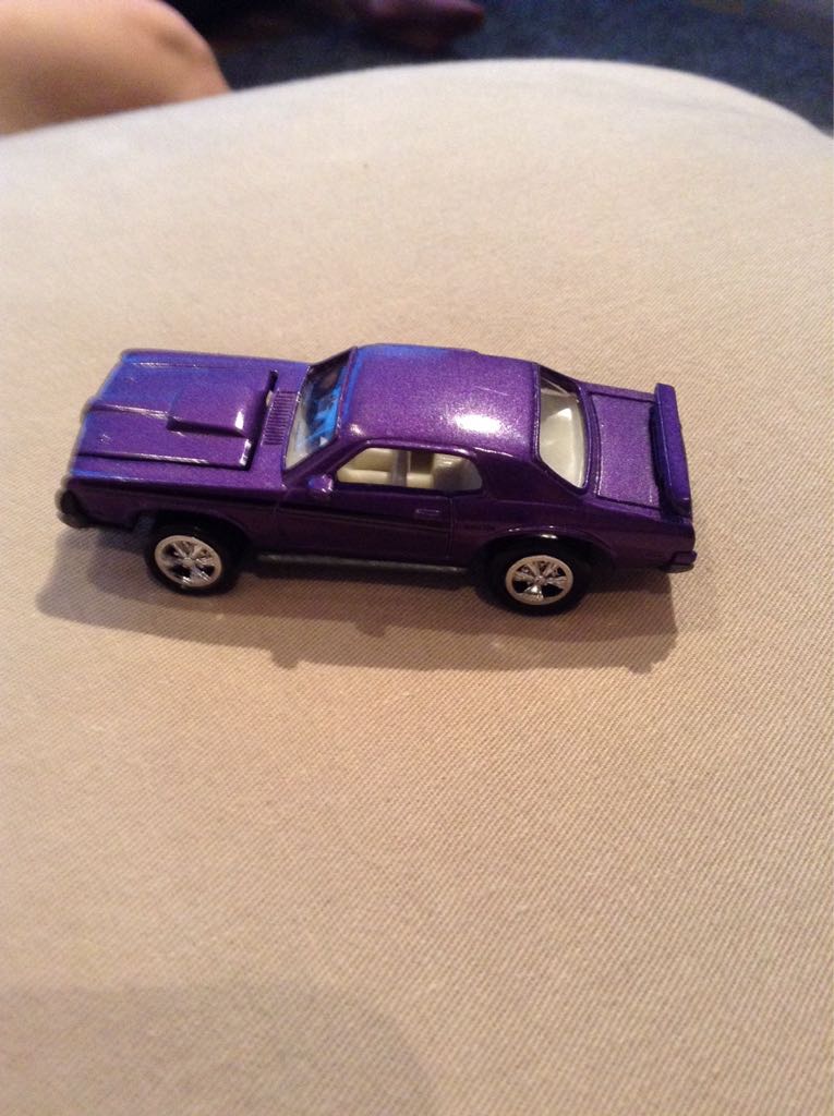 Johnny Lightning 1965 Pontiac Catalina 2 2