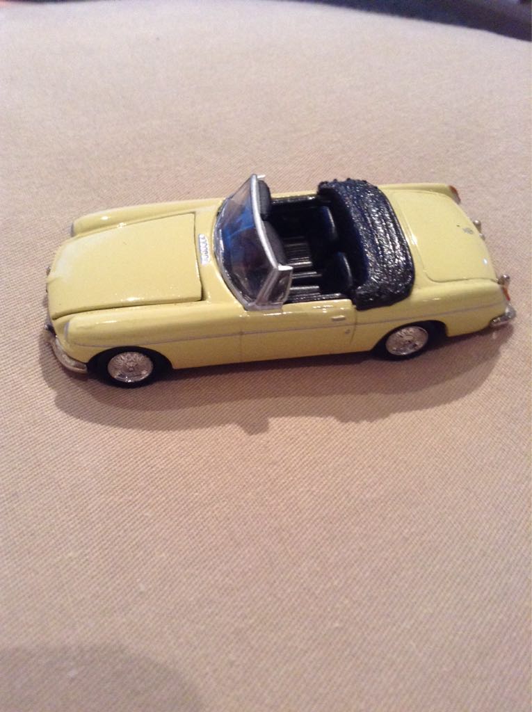 Mgb Convertible  toy car collectible - Main Image 1