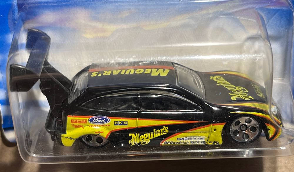 #68 2001 First Edition Ford Focus 37 - 2001 First Editions toy car collectible - Main Image 2