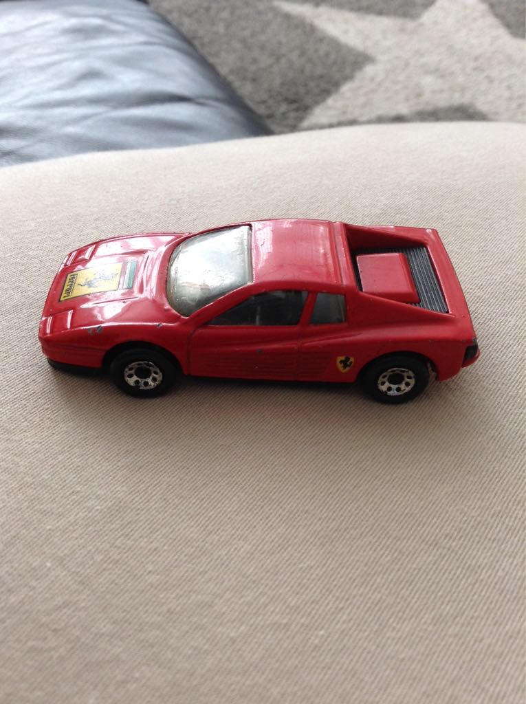Ferrari Testarossa, Mmatchbox - 1-75 toy car collectible - Main Image 1