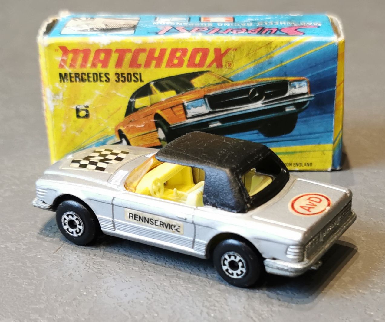 Mercedes 350 SL - 1-75 Superfast toy car collectible - Main Image 2