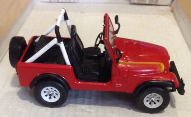 Van Jeep Cj-7 Renegado Rojo - PCT Colectables Industry LTD toy car collectible - Main Image 2