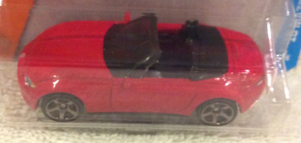 2015 Maxda Mx-5 Miata - Matchbox toy car collectible - Main Image 2