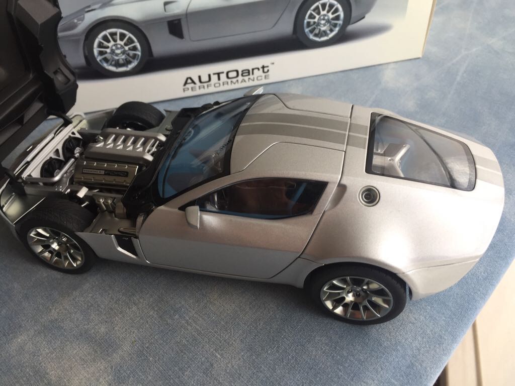 Johnny Lightning Lincoln Continental