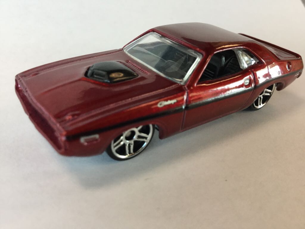 Dodge Hemi Challenger - 2016 - HW Garage - Wal-Mart Exclusive toy car collectible - Main Image 2
