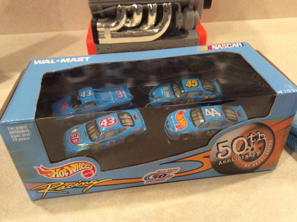 Petty Racing 50th Anniversary 4 Car Set - Boxed Sets toy car collectible - Main Image 2
