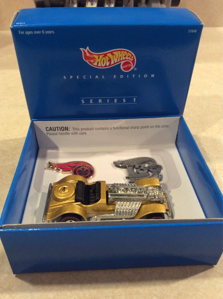 Sweet 16 30th Anniversary KB Toys Special Edition - Boxed Sets toy car collectible - Main Image 2
