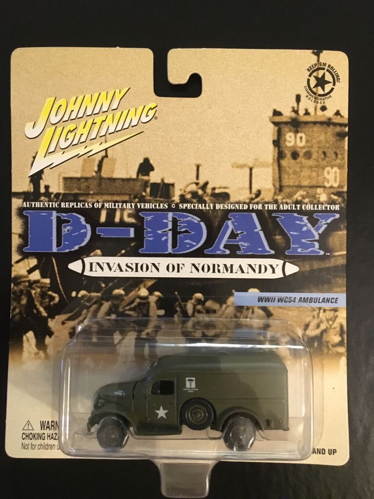 Johnny Lightning WWII WC54 Ambulance - Lightning Brigade toy car collectible - Main Image 2