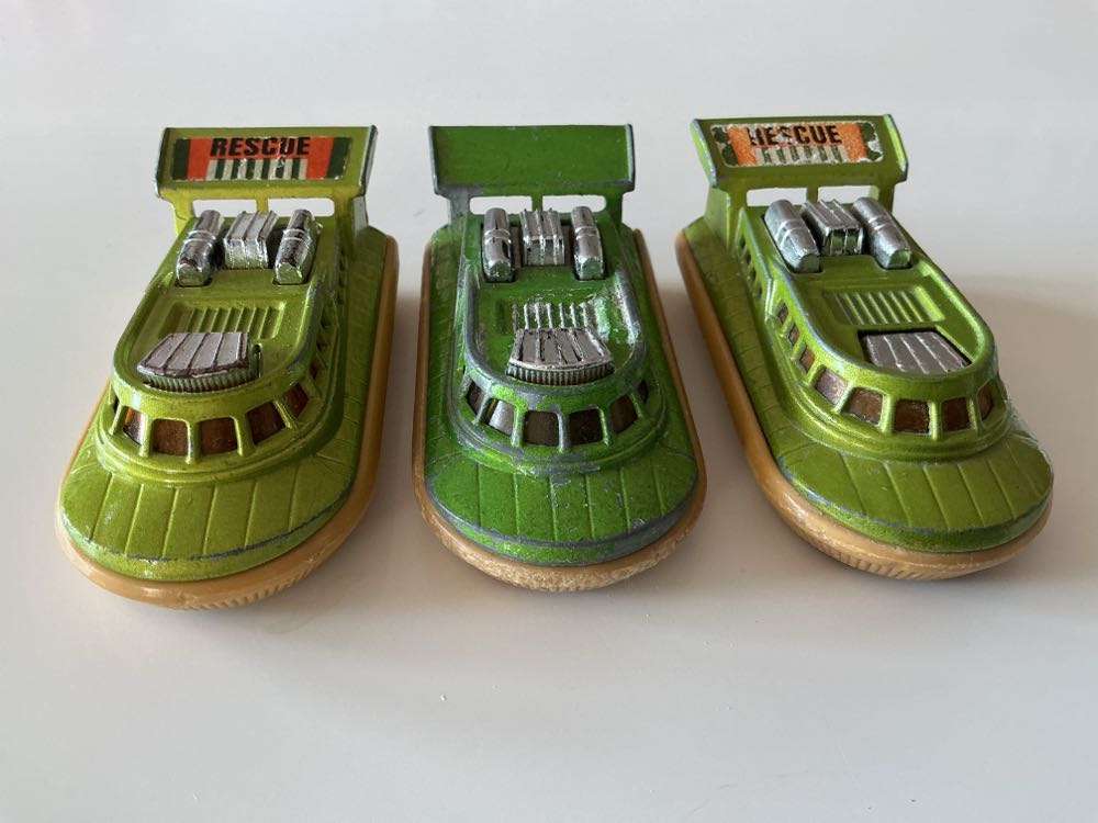 72 Hoovercraft - 1-75 Superfast toy car collectible - Main Image 3