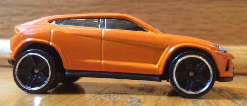 Lamborghini Urus - ’16 HW Hot Trucks toy car collectible - Main Image 1