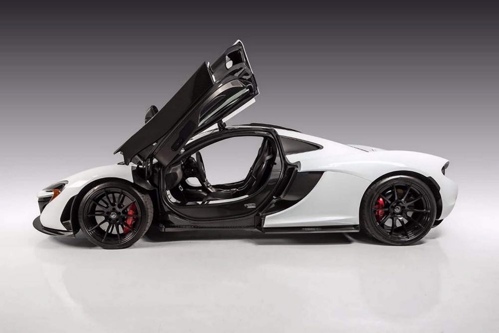 McLaren P1 - HW Exotics toy car collectible - Main Image 3