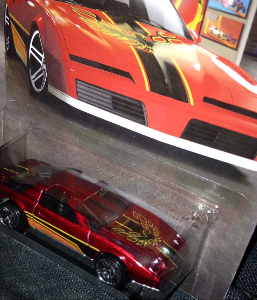 80’s Pontiac Firebird - 2016 - HW Garage - Wal-Mart Exclusive toy car collectible - Main Image 1